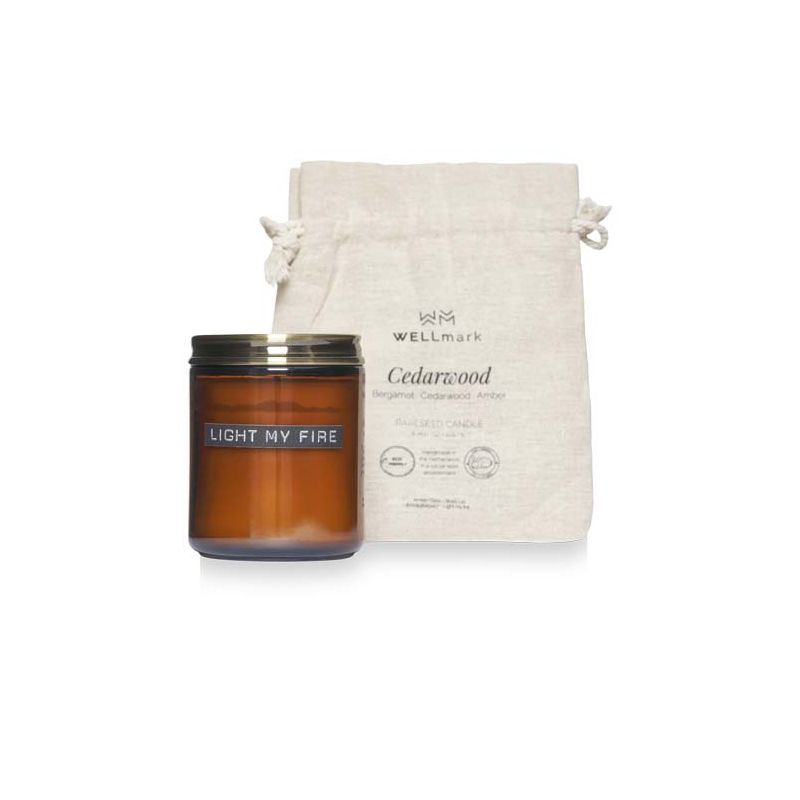 Medium candle with cedarwood scent "Wellmark"
