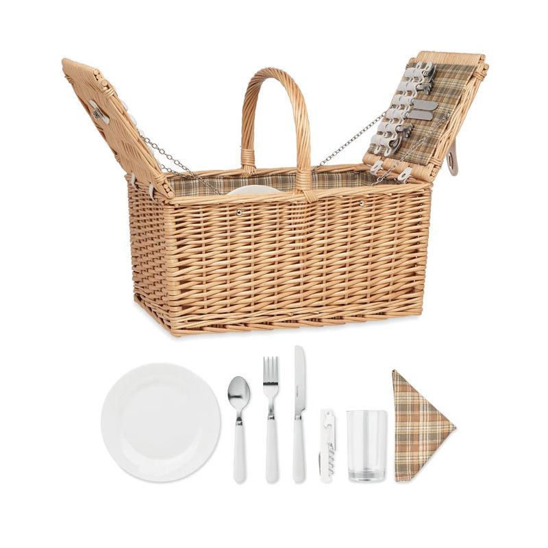 Wicker picnic basket for 4 people.
