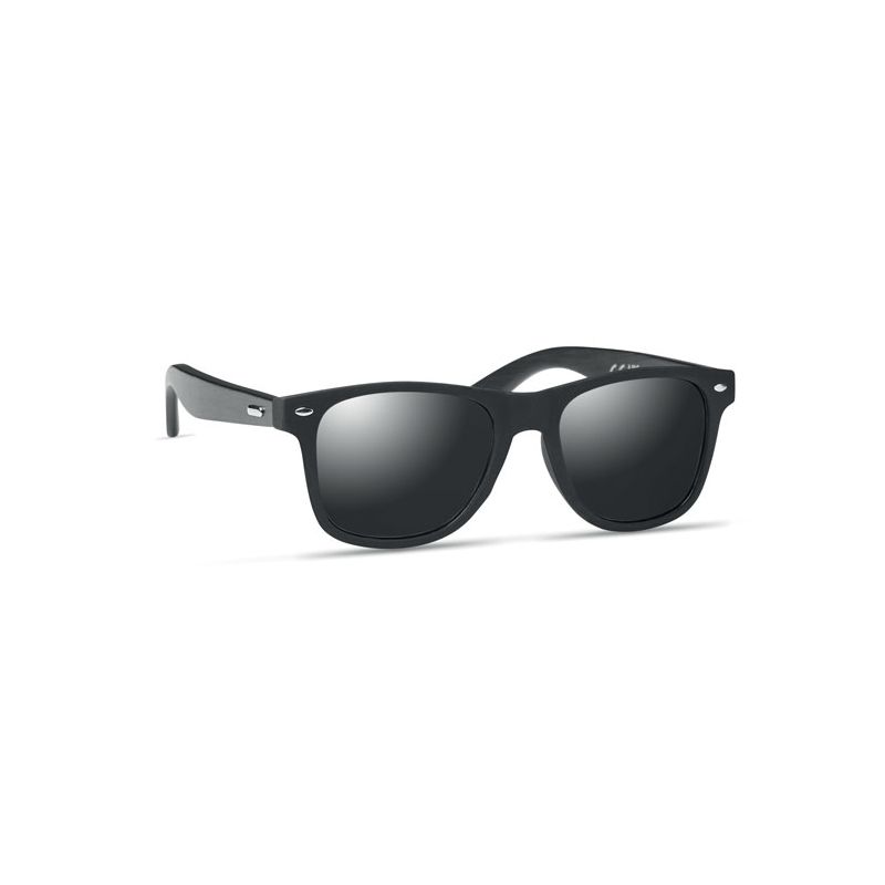 Sunglasses with bamboo frame