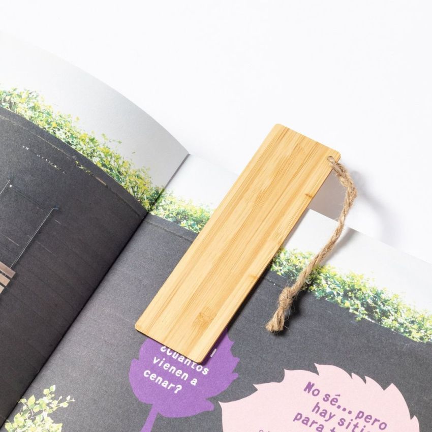 Momo Bookmark