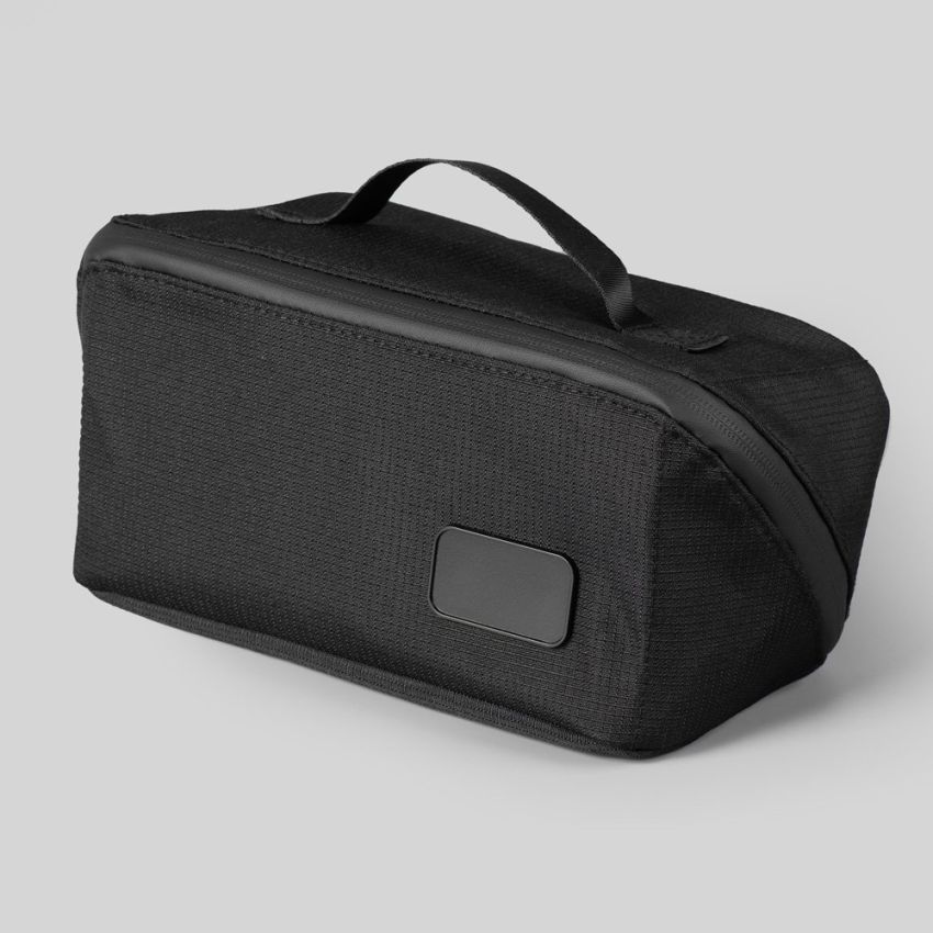 Thalassa Cosmetic Bag 3L in Material Recycled from Oceans