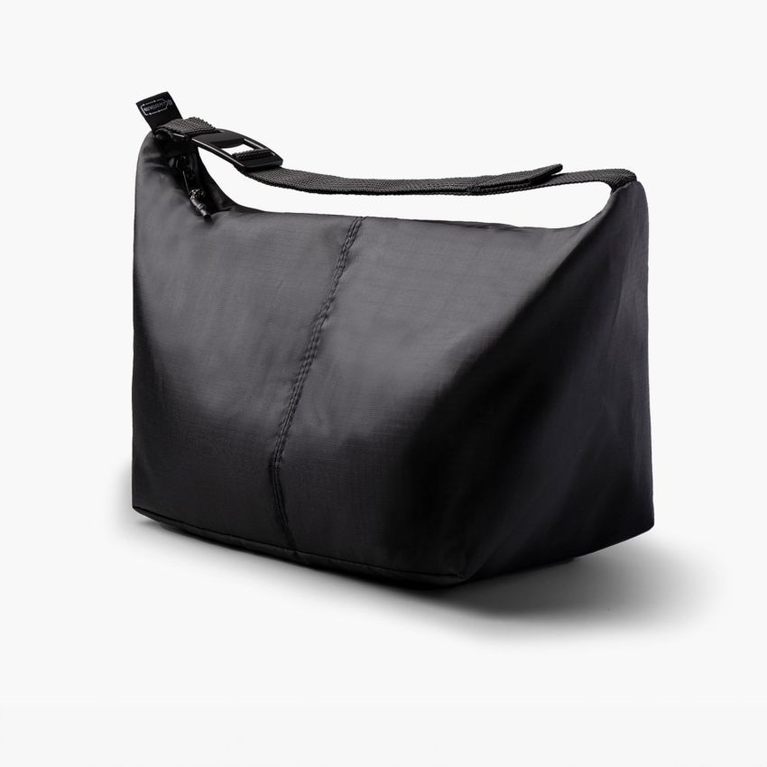 Chili Lunch Bag Thermal Bag 8L with Bottle Opener made from Recycled Ocean Material.