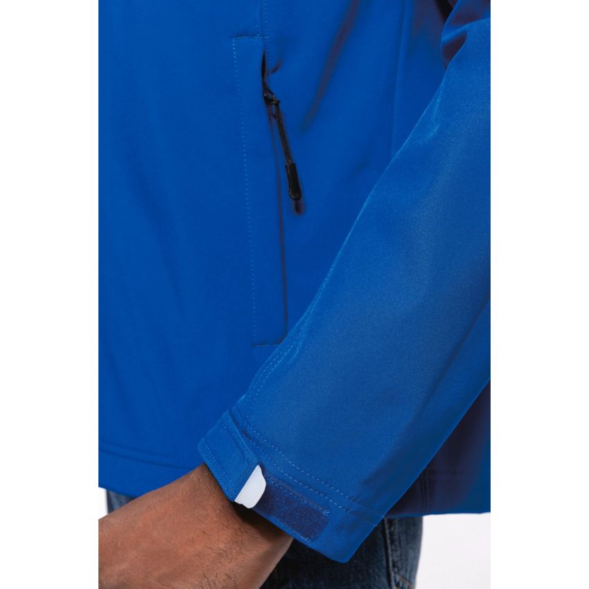 Softshell jacket with removable hood