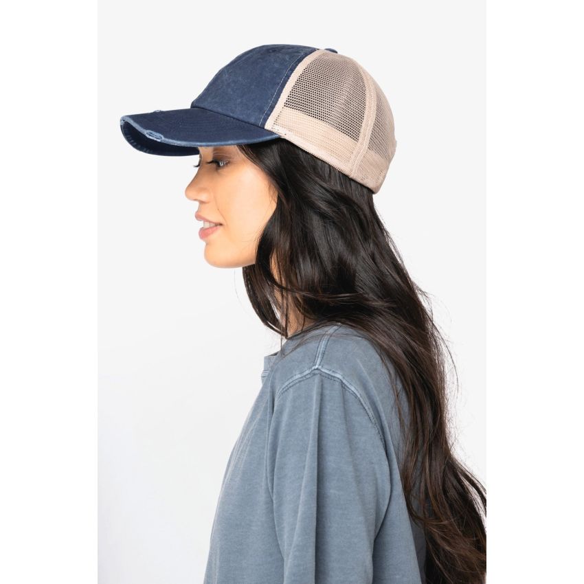 Eco-friendly unisex trucker cap with ripped effect