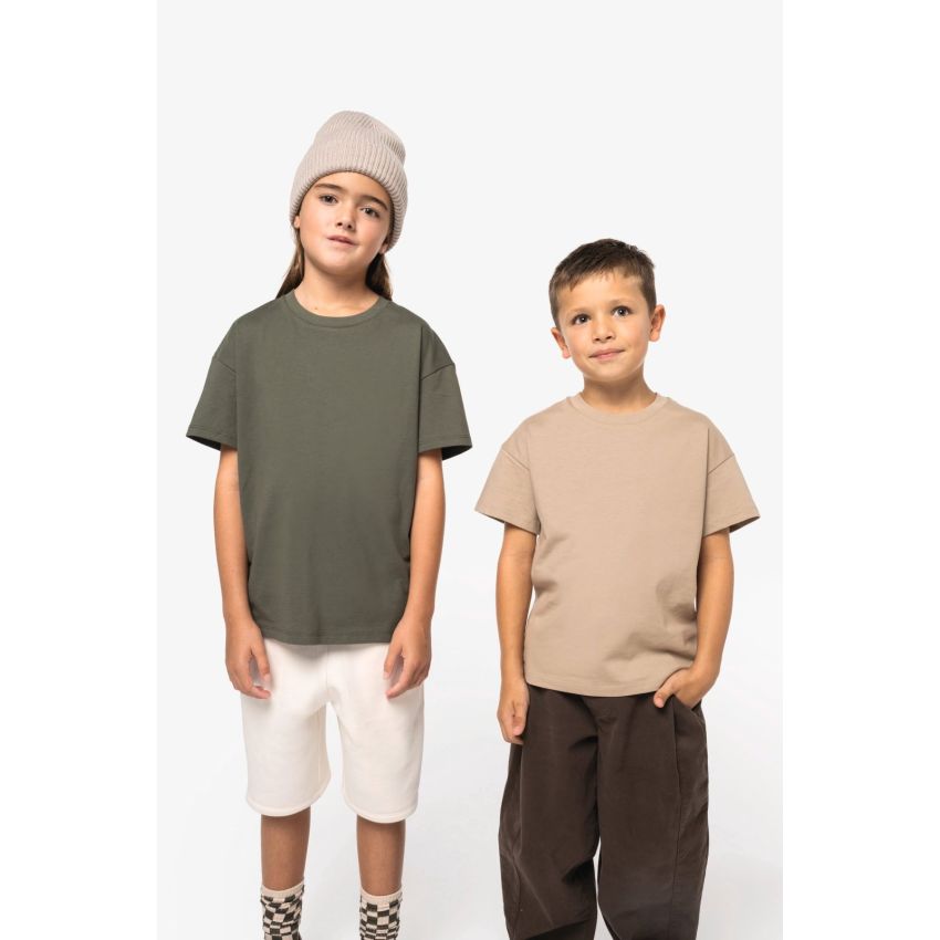 Eco-friendly children's T-shirts with dropped shoulders